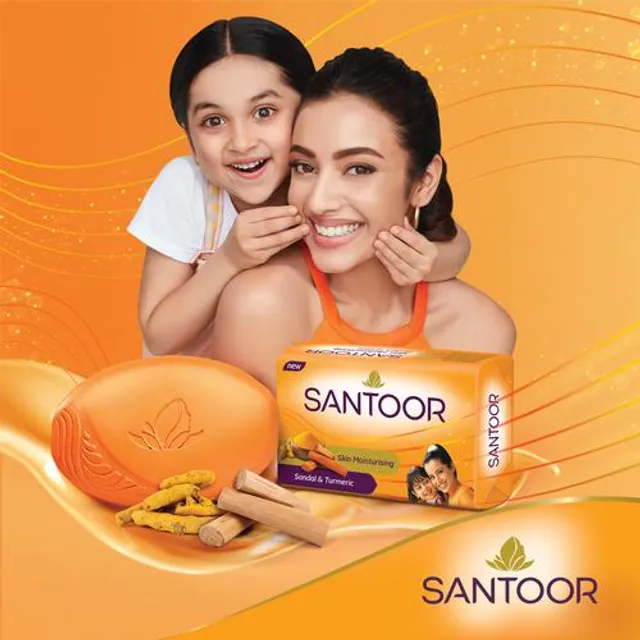Santoor Sandal & Turmeric Bath Soap for Younger Looking & Glowing Skin, 100 g - Image 4